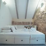 Pauletta Apartment
