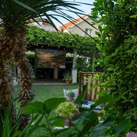 Pauletta Apartment *